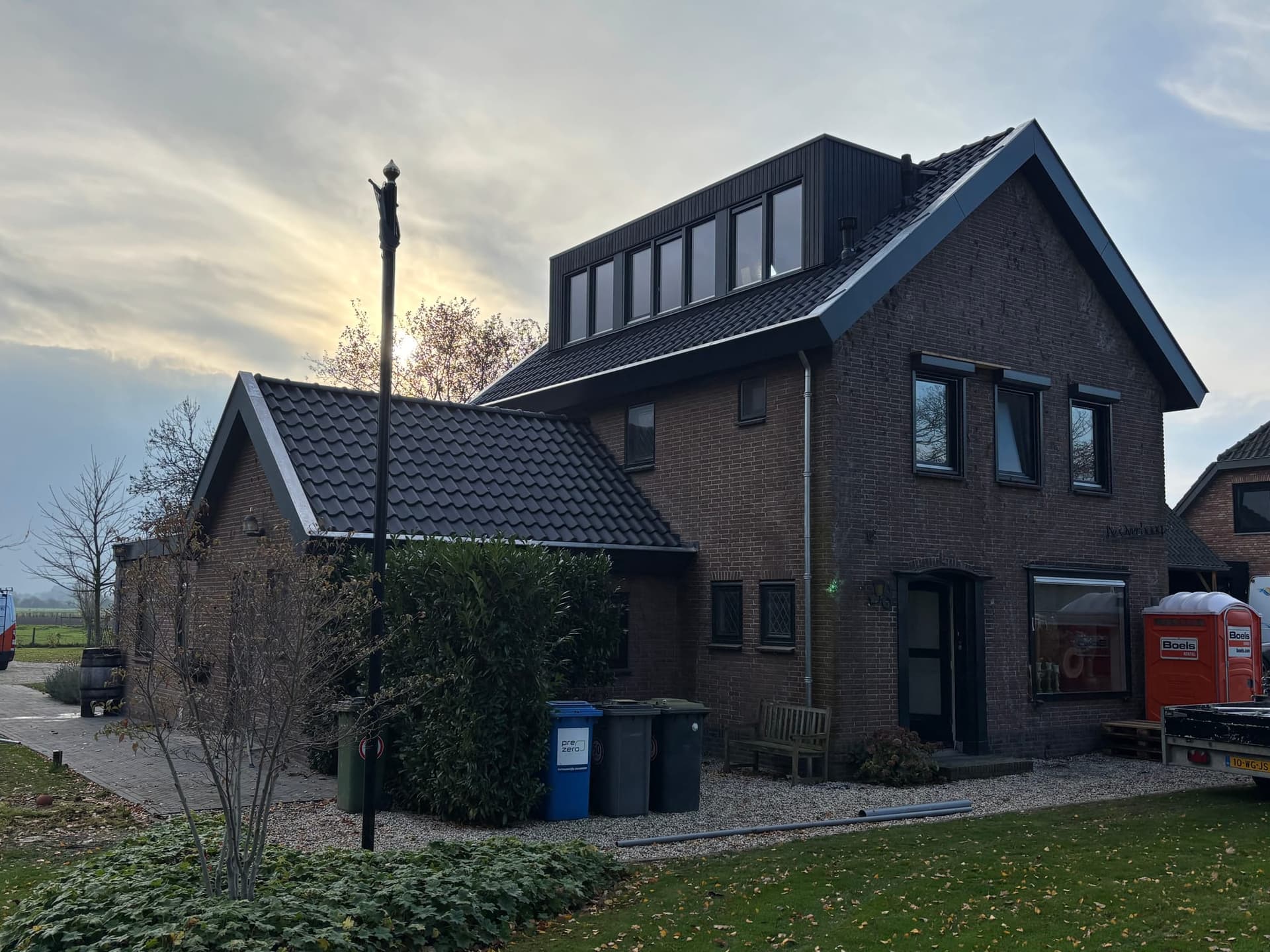 Woning met nieuw pannendak en dakkapel